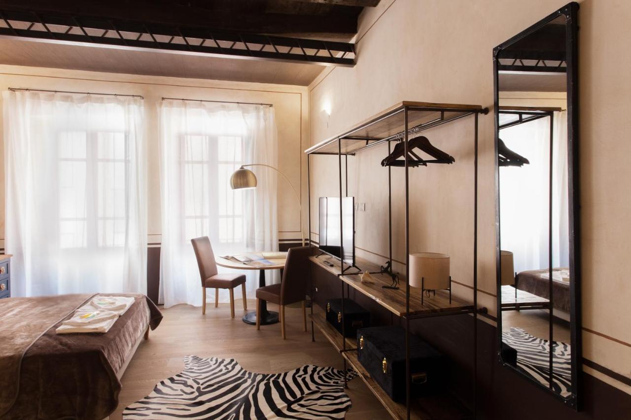 Q Flats Apartment *