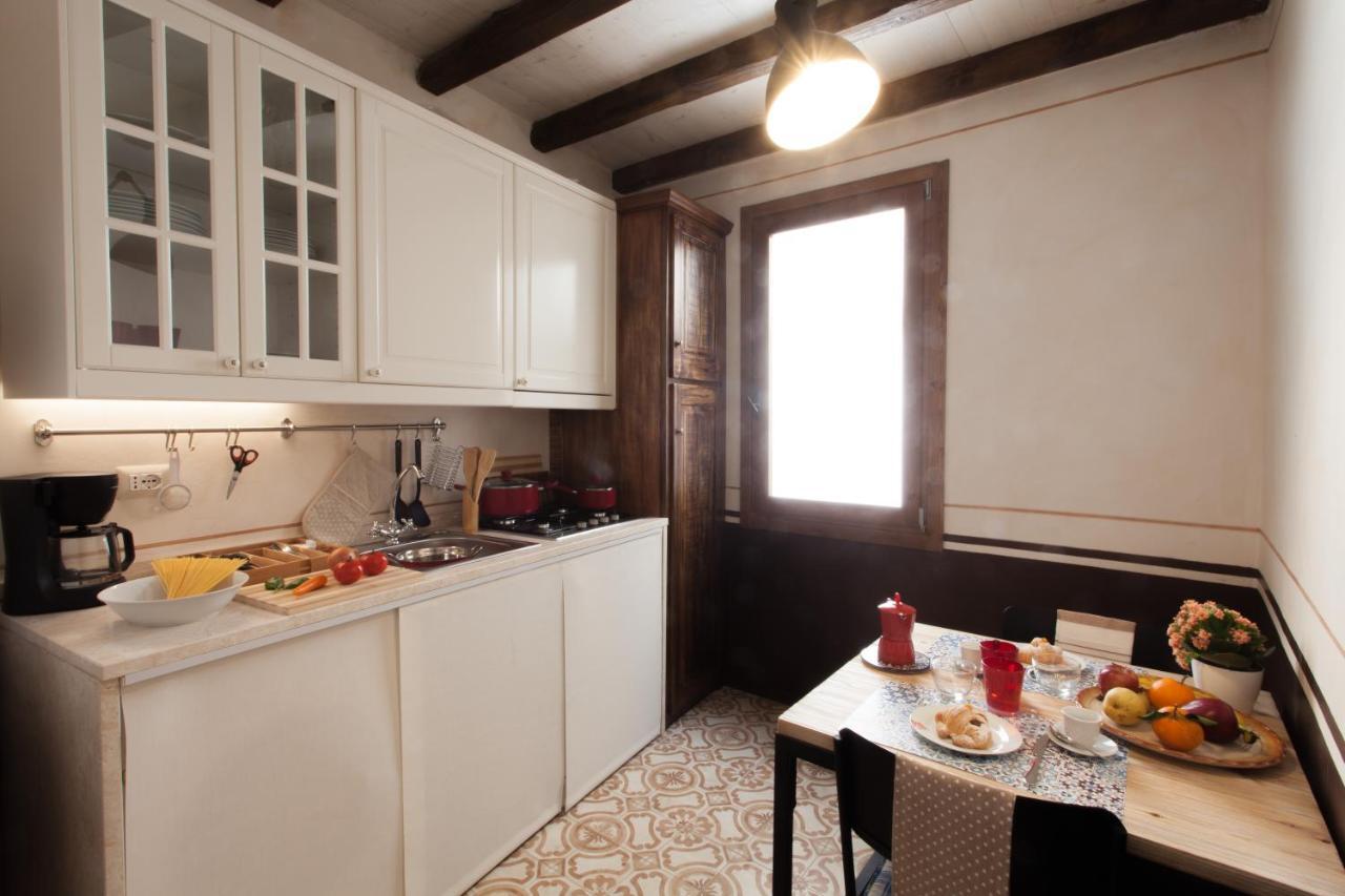 Q Flats Apartment *